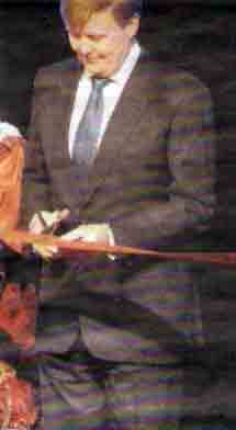 Ceremonieel-koningschap-oprechter-01